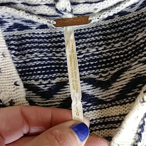 Free People Sweater *RARE* - Picture 4 of 4